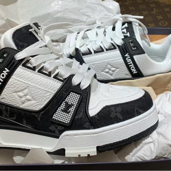 lV Trainer black and white sneaker - Picture 1 of 11